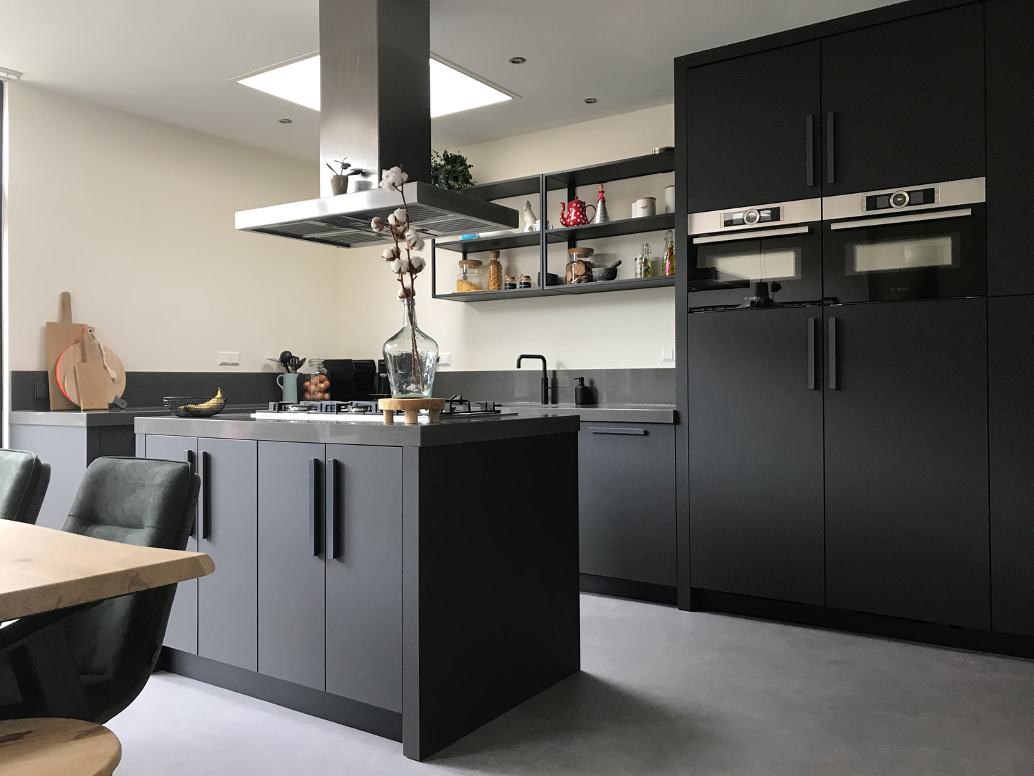 Wonderbaarlijk Zwart eiken keuken met kookeiland - Verkerk Interieurbouw WQ-77
